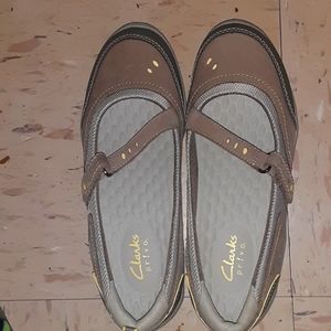 CLARKS LADIES FLATS EXCELLENT CONDITION